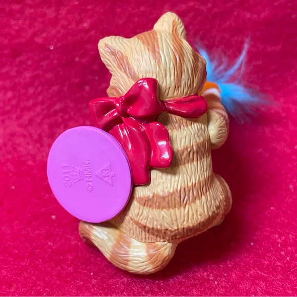 Mischievous Kitten Hallmark Ornament - Picture 4 of 6